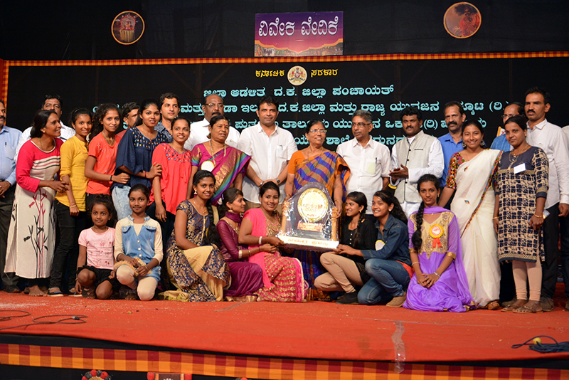 ಯುವಕರು ಸಮಾಜಮುಖಿಯಾಗಿ ಸಾಧನೆ ಮಾಡಿ-ಶಕುಂತಳಾ ಶೆಟ್ಟಿ